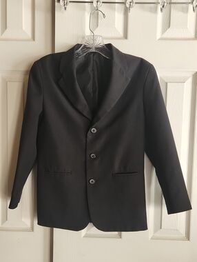 Men's Black Three-Button Blazer - Tailored Sport Coat